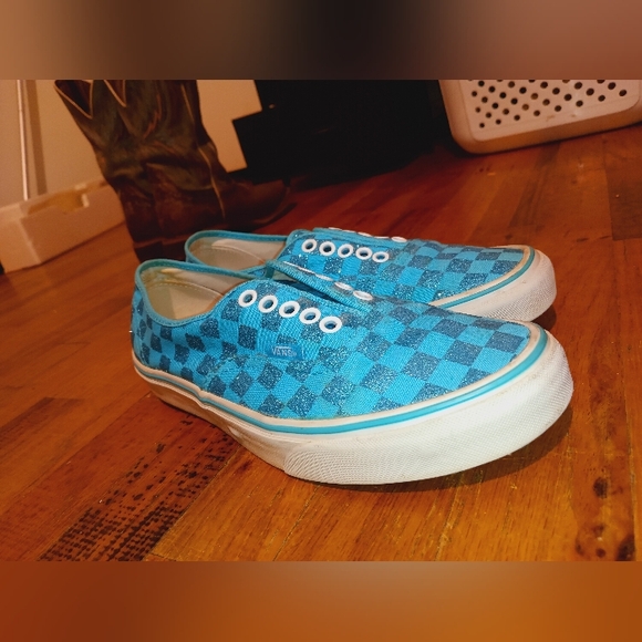 Vans - Picture 4 of 7